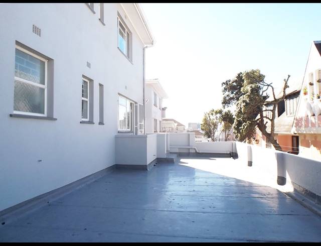 1 bed property to rent in ORANJEZICHT
